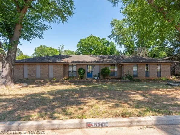 1201 Cartwright St, Van Buren, AR 72956