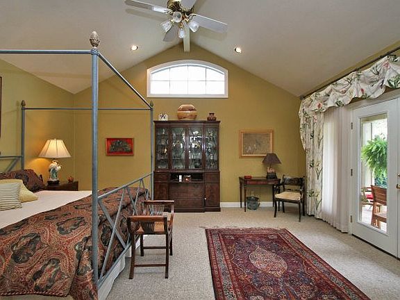 5th image of 95 Campden Cir