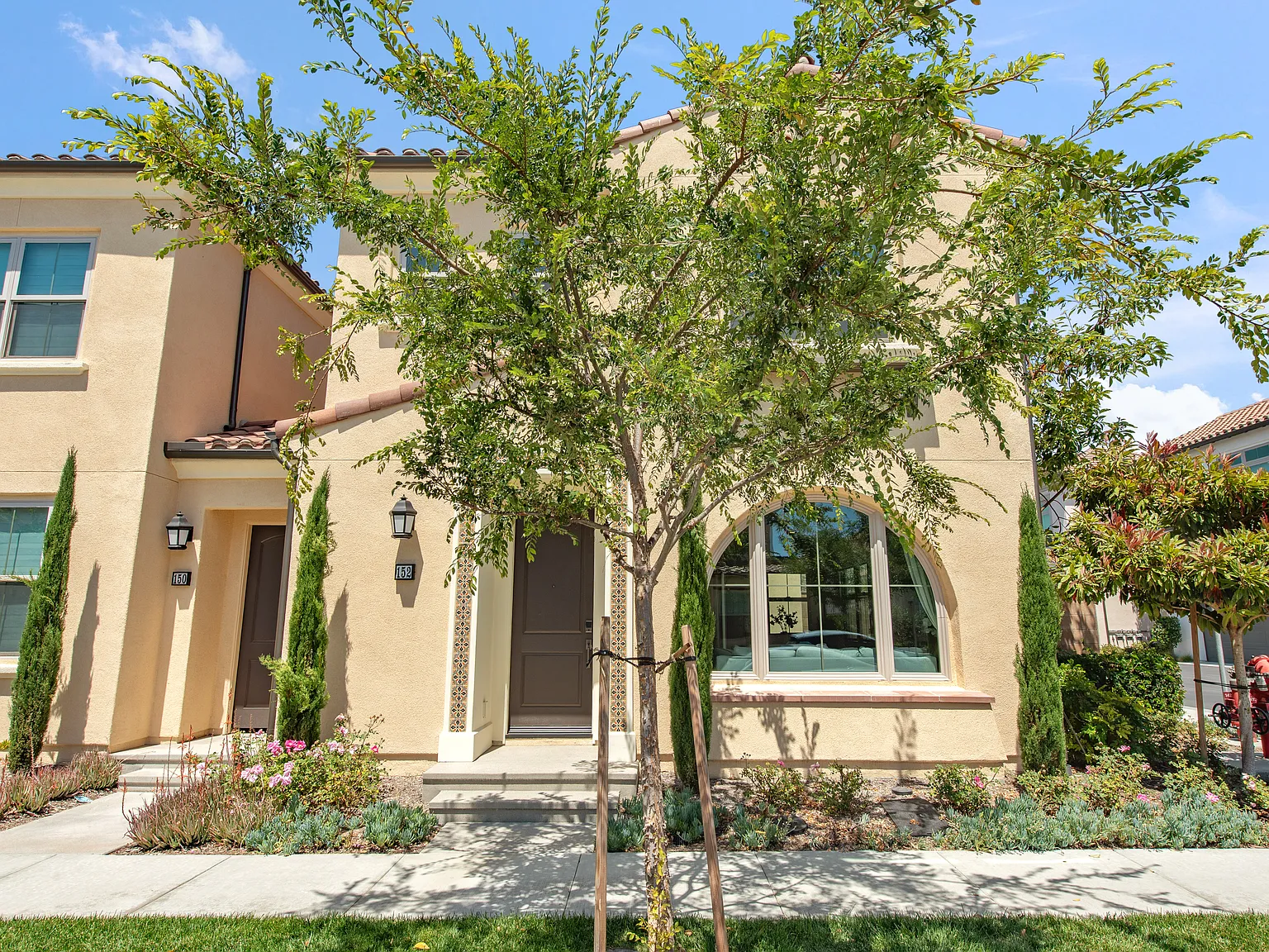 3 bed, 3.5 bath, 2140 sqft, $5,500 — Photo 1