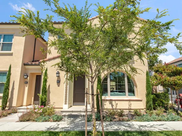 152 Sunnyside, Irvine, CA 92618