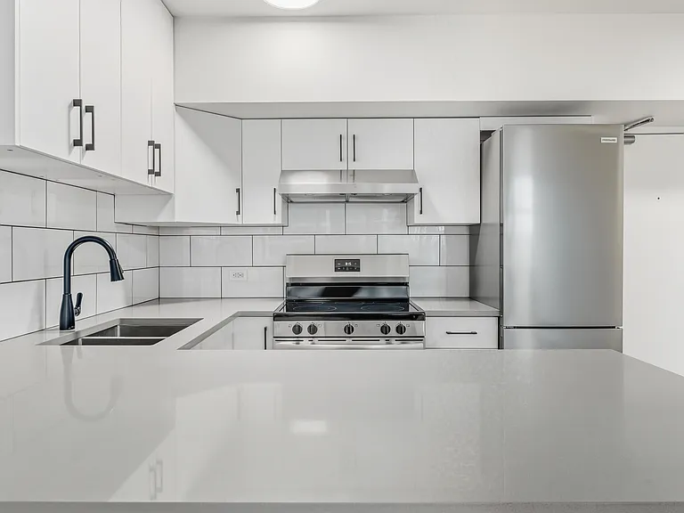 1450 Georgia St W — Photo 17