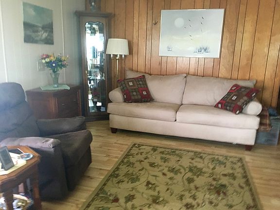 3rd image of 513 Windsor Pl