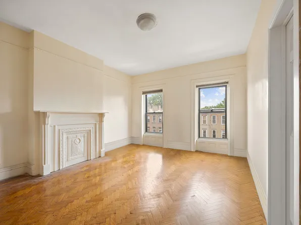 621 Putnam Avenue image 13 of 17