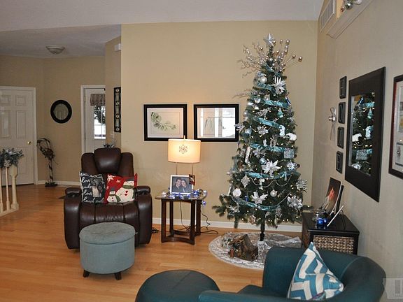 4th image of 6 Wedgewood Ct