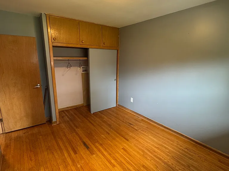 100 Susan Ave — Photo 8