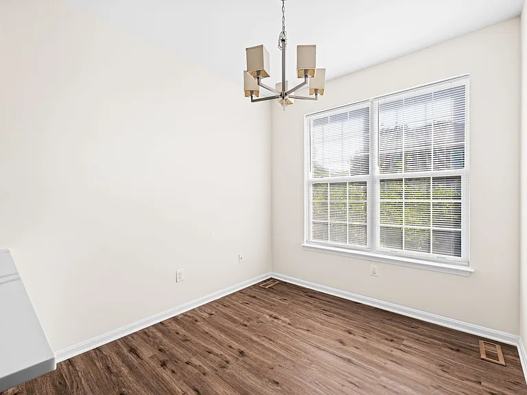 2902 Jessica Ct — Photo 13