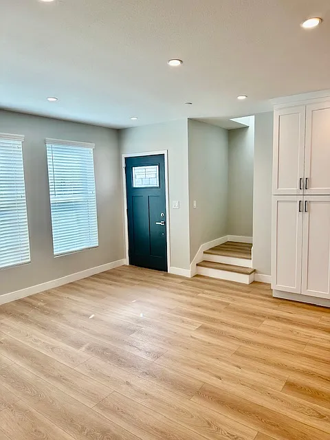 6821 Elgin St — Photo 3