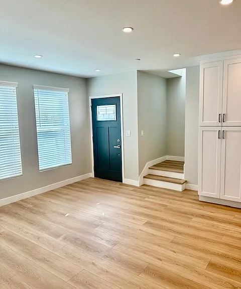 6821 Elgin St — Photo 3