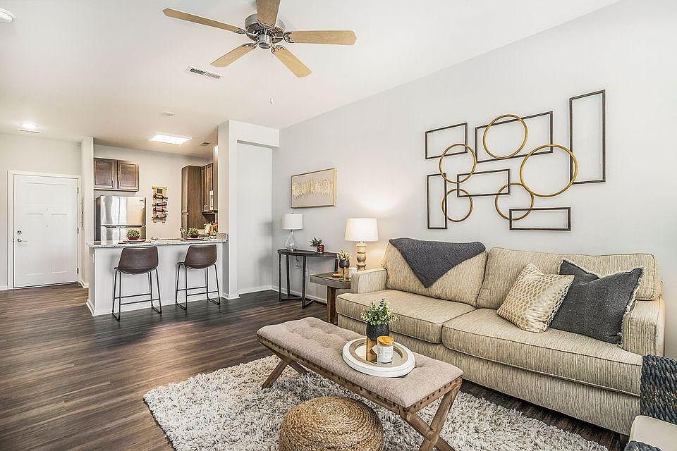 1st image of 349 Bay Pointe Dr #307