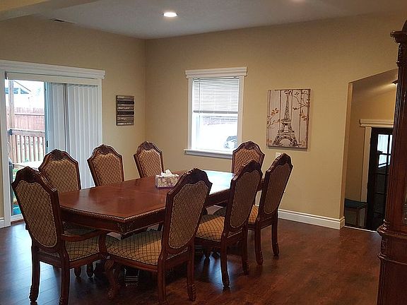 Main dining/family room 