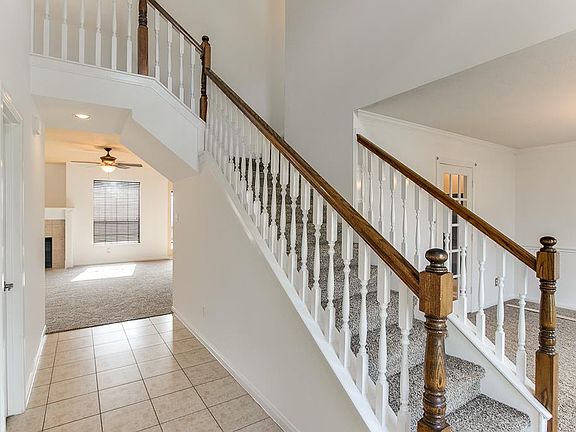 3rd image of 3827 Saddle Horn Ct