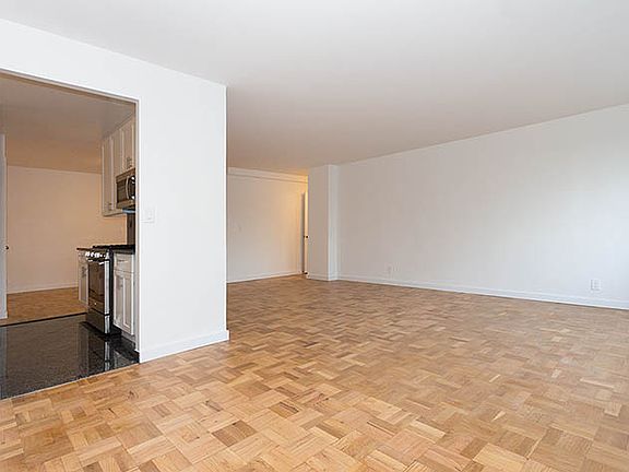 5th image of 1652 1st Ave #9A