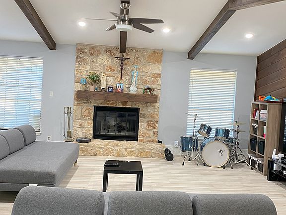 2nd image of 2900 Yukon Cir