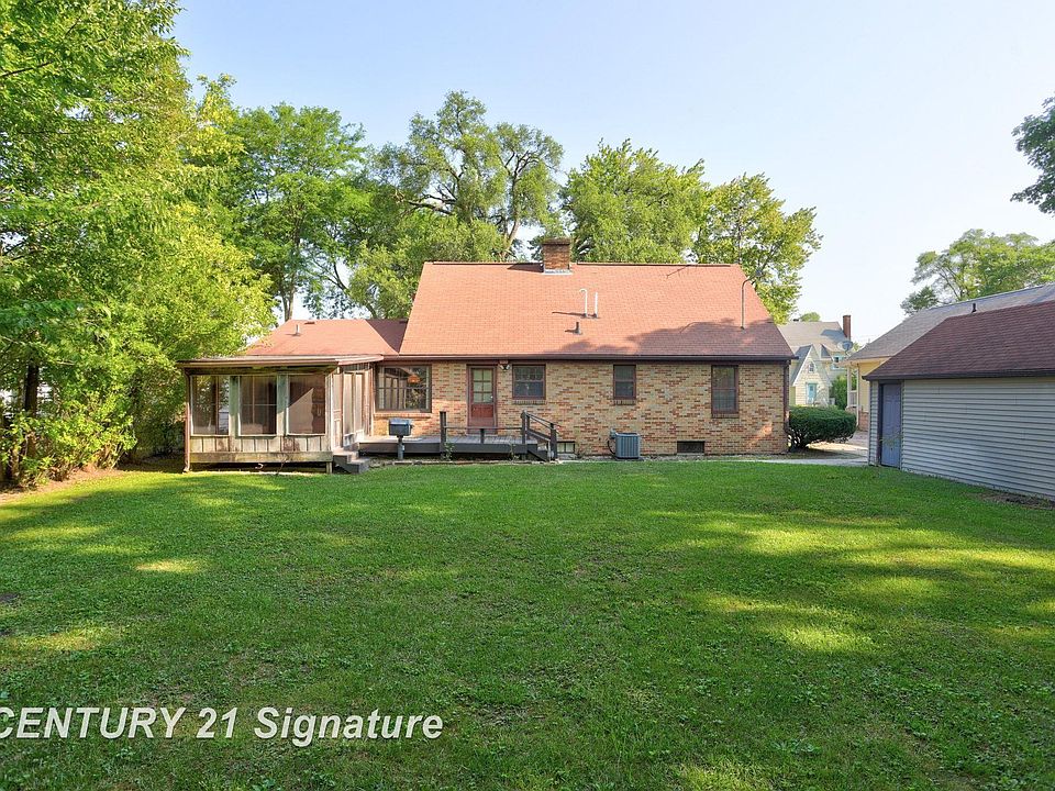 34th image of 1525 Beech St