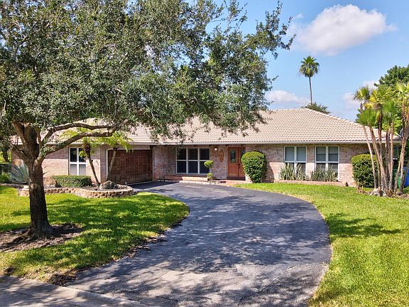 4th image of 660 NW 101 Ter Terrace