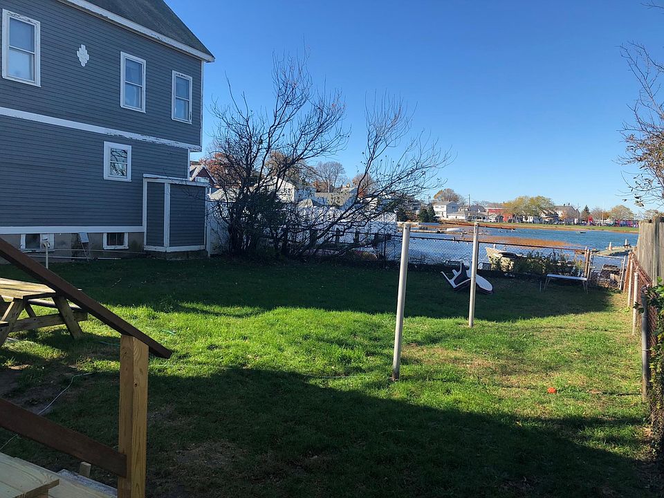 2nd image of 935 Shirley St