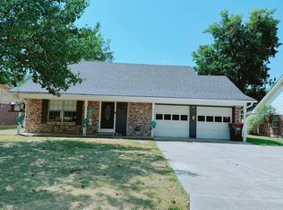 2260 Sycamore St, Paris, TX 75460