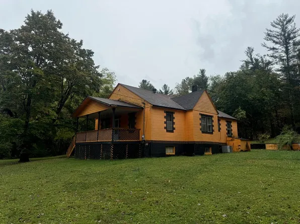 50 Hippie Ln, Danese, WV 25831