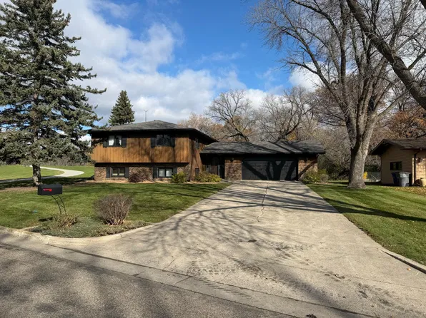 3008 Rivershore Dr S, Moorhead, MN 56560