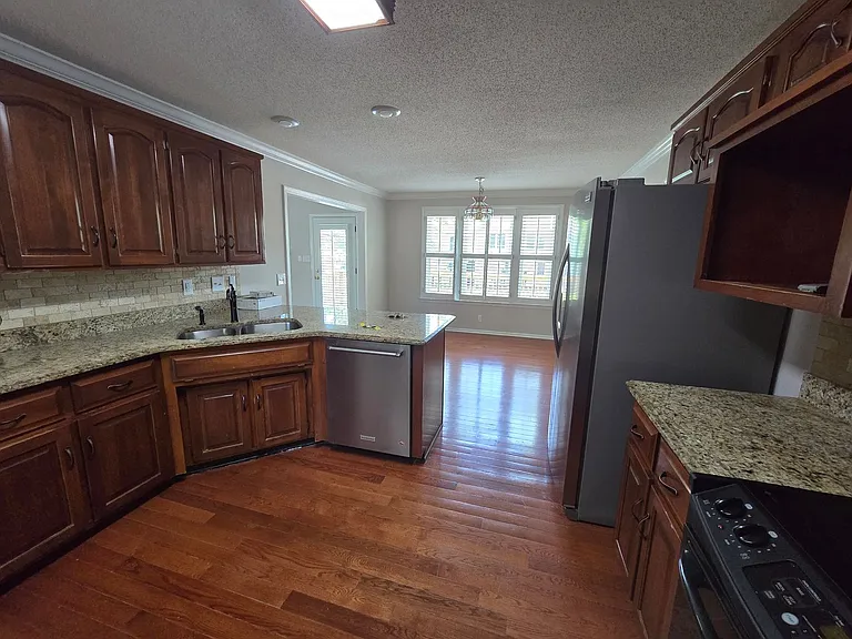 2710 Runnymeade Dr — Photo 1