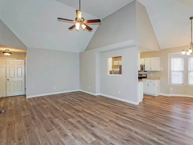 511 Parrish Way — Photo 4