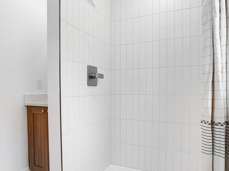 1270 N Logan St #9 — Photo 25