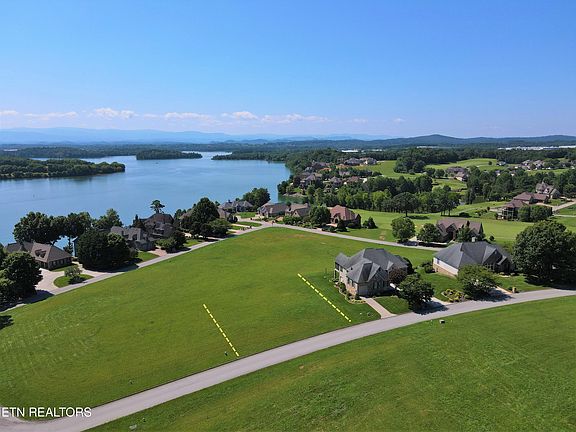 3rd image of 220 Gold Finch Ln