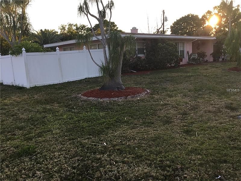 2nd image of 599 Baywood Dr N