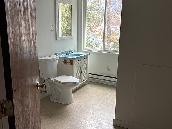 2nd image of 25 Vintinner Rd APT 4