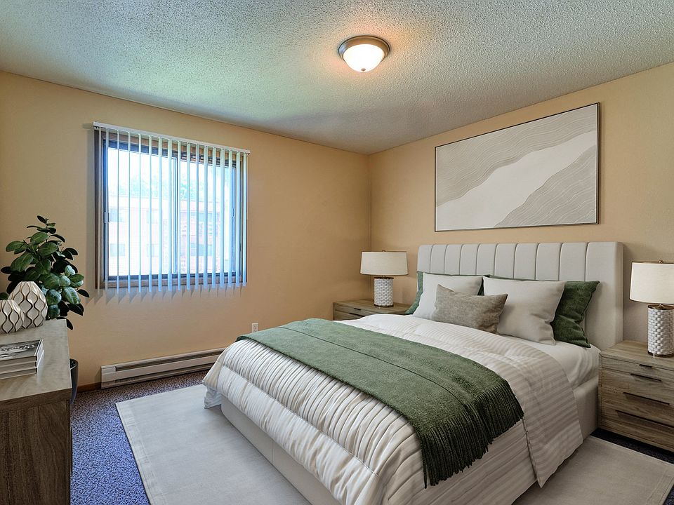 Grand Forks, ND Madison Apartments | Bedroom