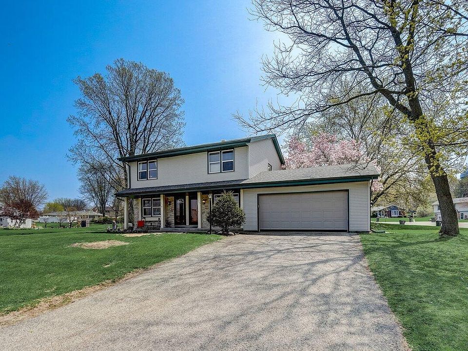 803 Surrey Ln Hartland WI Zillow