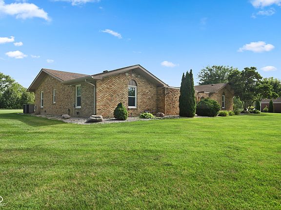 3rd image of 3885 Honey Creek Ct