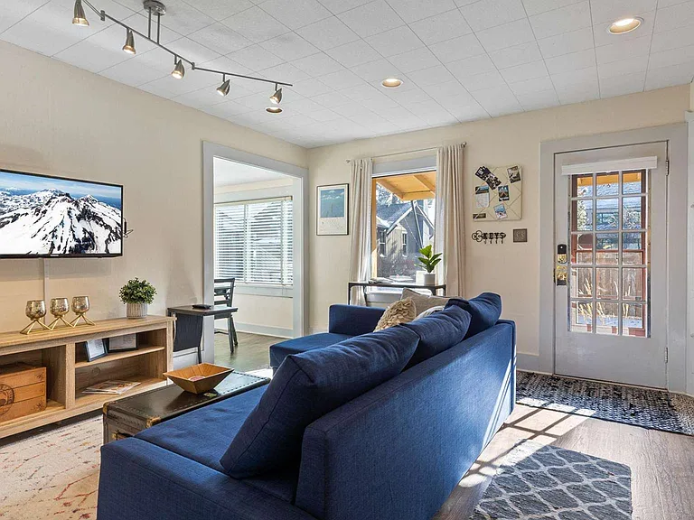 138 NW Hawthorne Ave — Photo 8