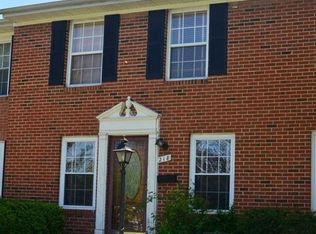 218 N Sterling Blvd, Sterling, VA 20164