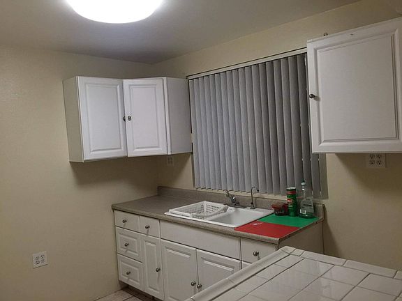 4th image of 20823 Normandie Ave