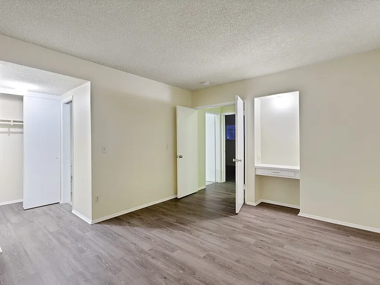 9767 Rhea Ave — Photo 12
