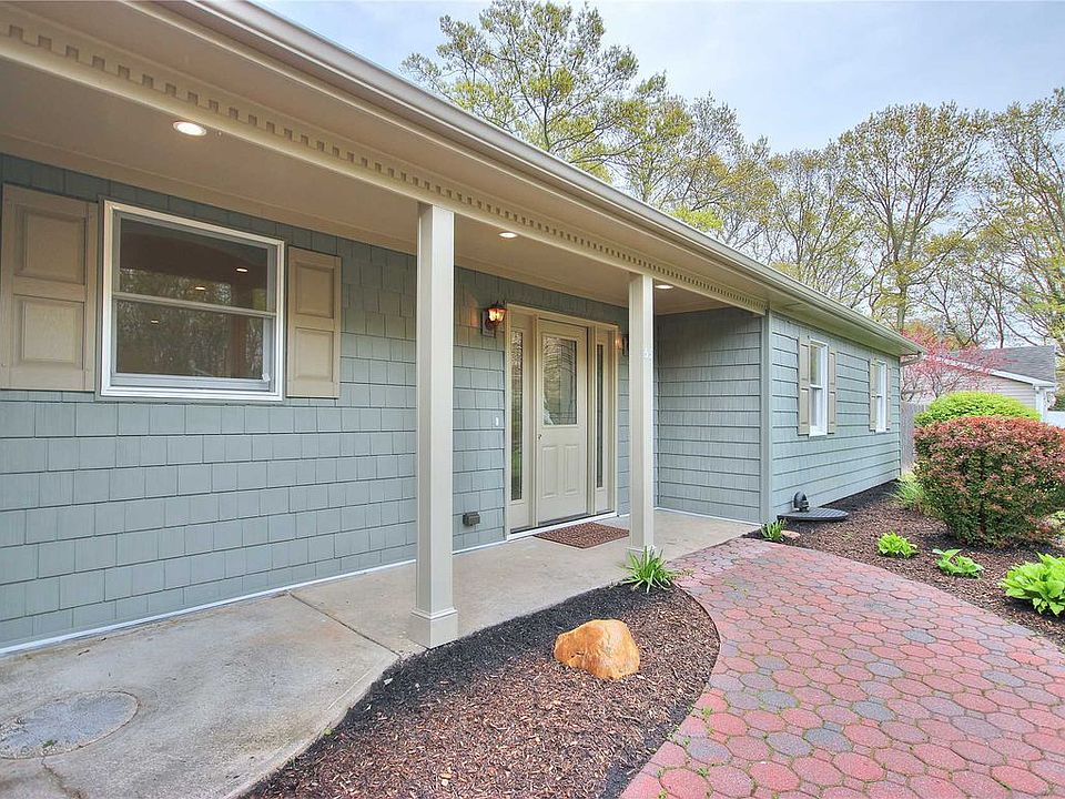 1st image of 55 Brookhaven Dr