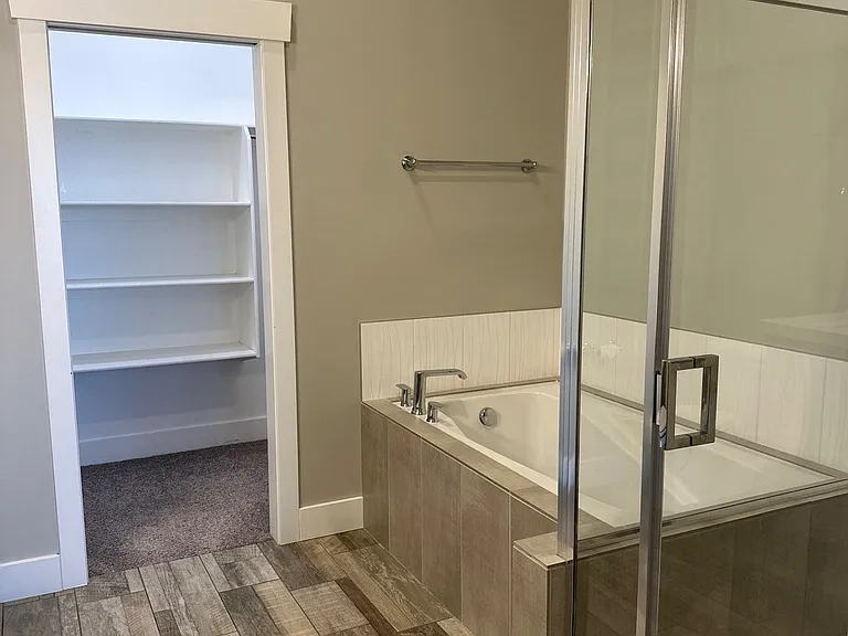 7068 S 300 E — Photo 11
