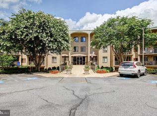 7425 Democracy Blvd APT 8, Bethesda, MD 20817