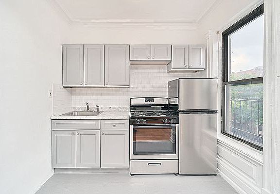 4th image of 801 Ocean Ave #12A