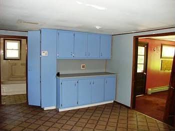 2nd image of 11 E Shore Trl