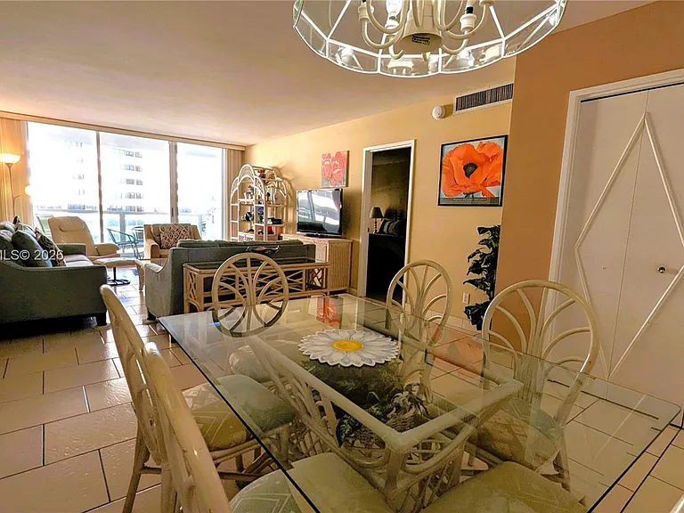 5161 Collins Ave #602 — Photo 7