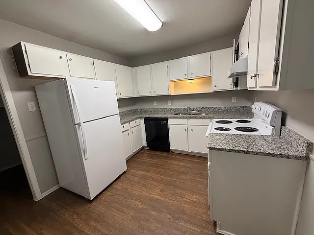 2 bed, 1.5 bath, 900 sqft, $1,295 — Photo 4