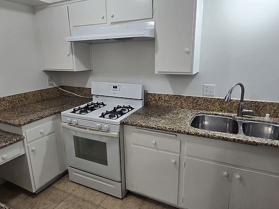 4th image of 2340 W Greenacre Ave #1