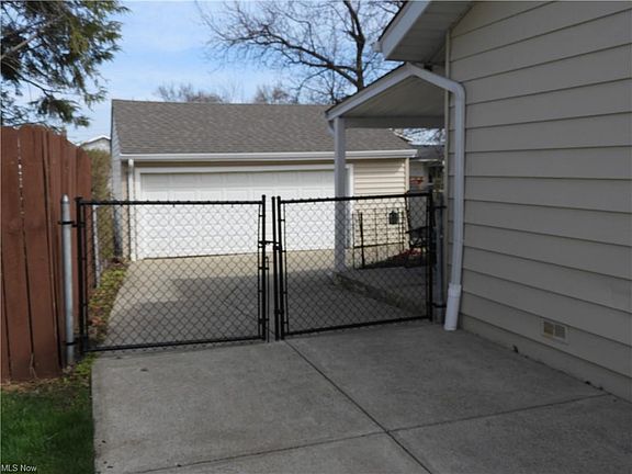 3rd image of 13778 Brookdale Ave