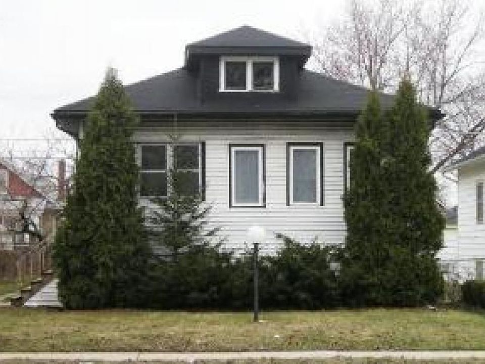1st image of 704 S 9th Ave