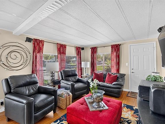 4th image of 2715 EATON AVENUE