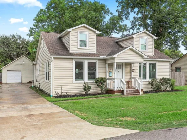 507 S 2nd St, La Porte, TX 77571