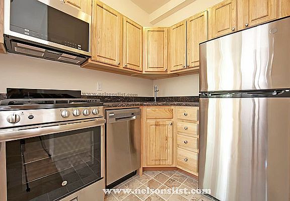 2nd image of 633 10th St APT 3