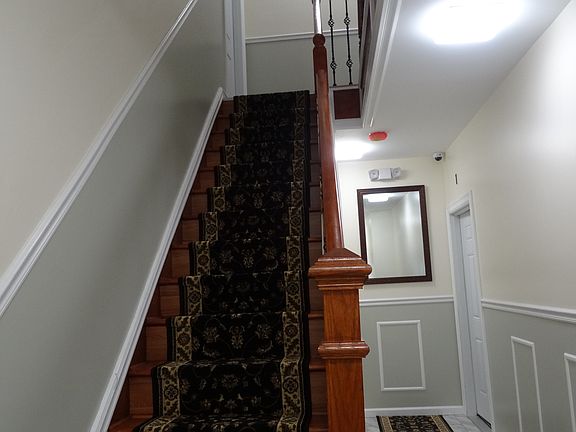 2nd image of 44 Charles St APT 1